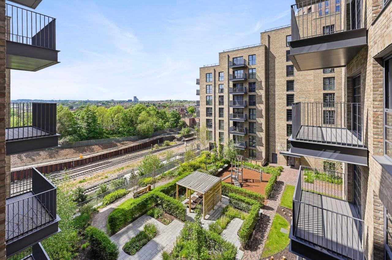 Modern And Chic Apartments At Ferrum Near Wembley Park ลอนดอน ภายนอก รูปภาพ