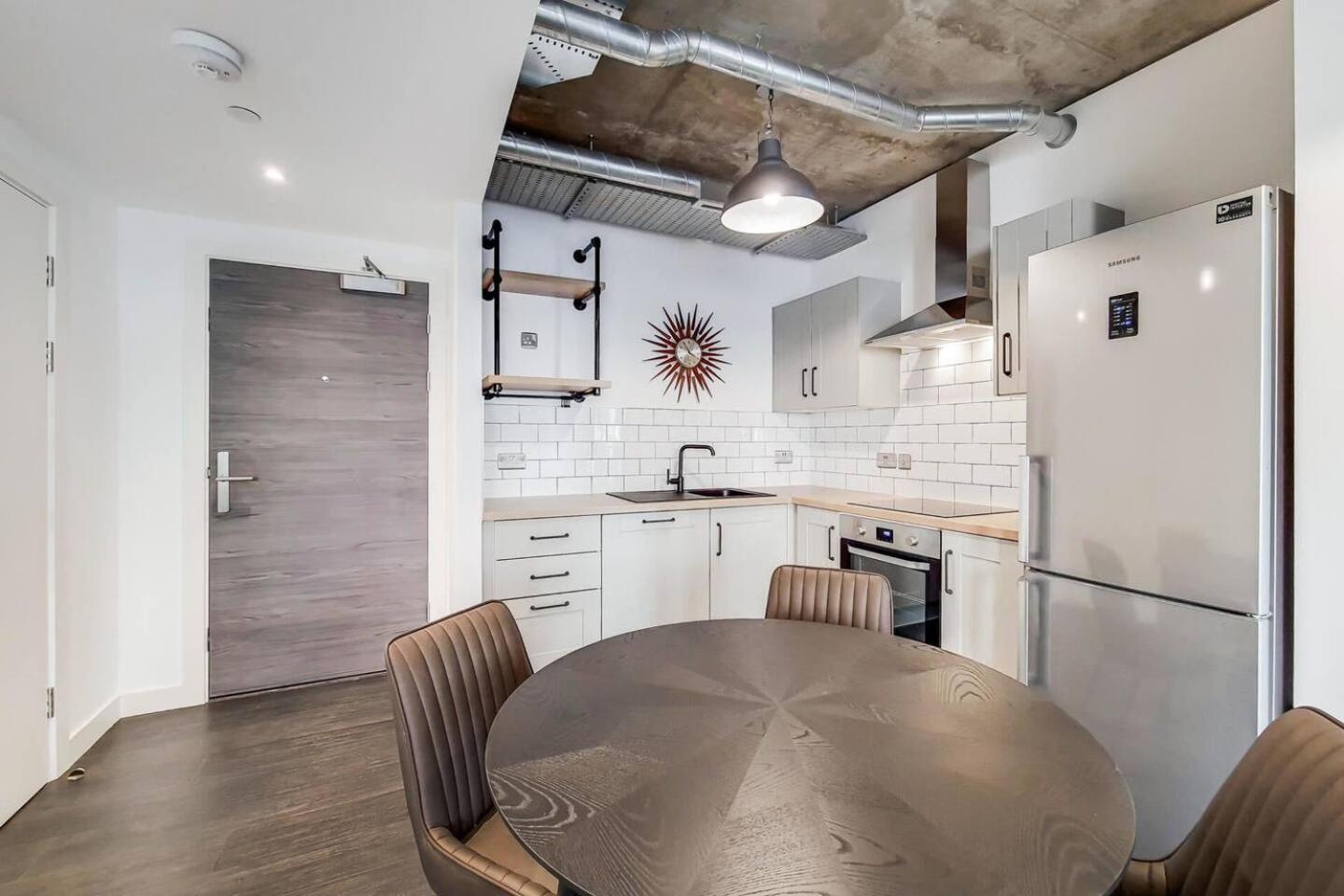 Modern And Chic Apartments At Ferrum Near Wembley Park ลอนดอน ภายนอก รูปภาพ