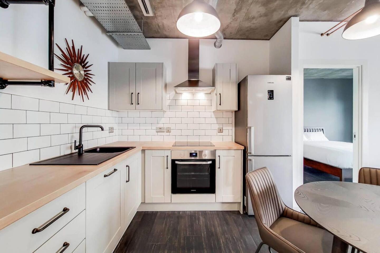 Modern And Chic Apartments At Ferrum Near Wembley Park ลอนดอน ภายนอก รูปภาพ