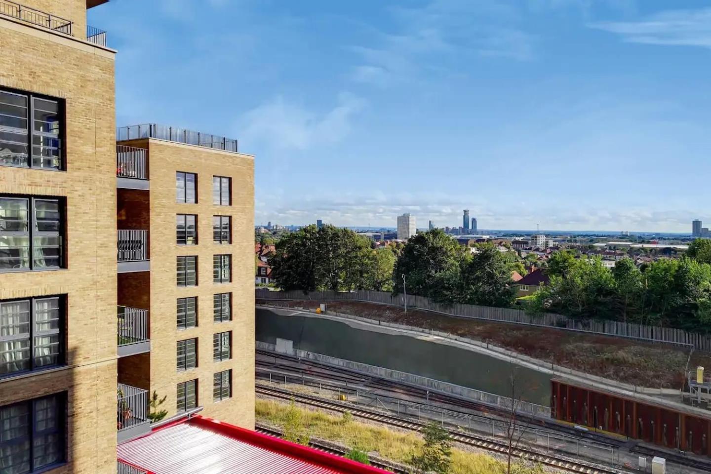 Modern And Chic Apartments At Ferrum Near Wembley Park ลอนดอน ภายนอก รูปภาพ
